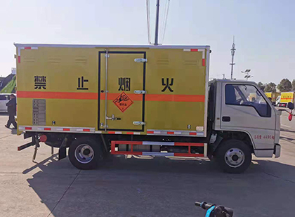 鼓楼爆破器材运输车工人安全操作规范与智能技术保障